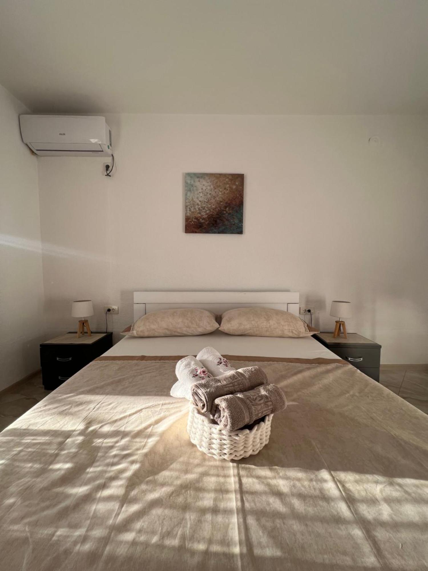 Suka Apartments Ulcinj Exterior foto